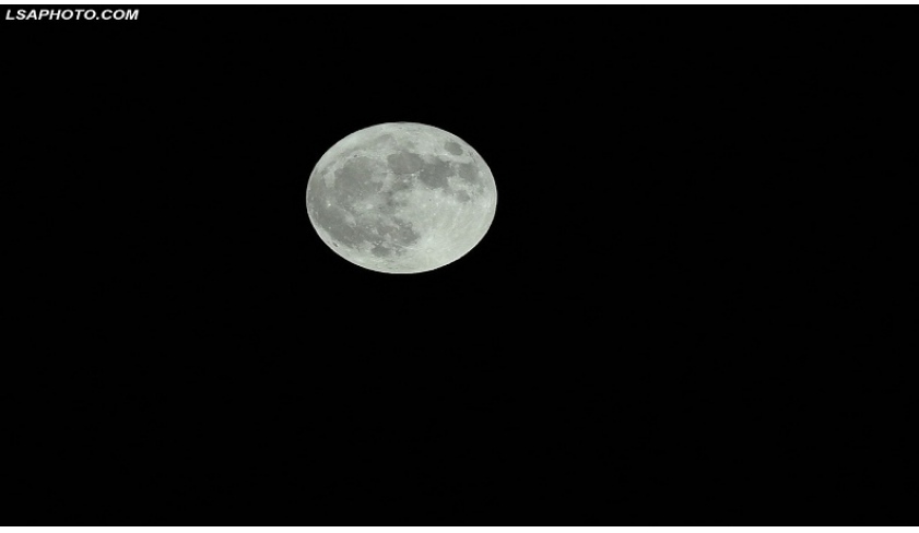 Fotot/ Hëna Blu! Shijoni spektaklin qiellor të kësaj mbrëmjeje