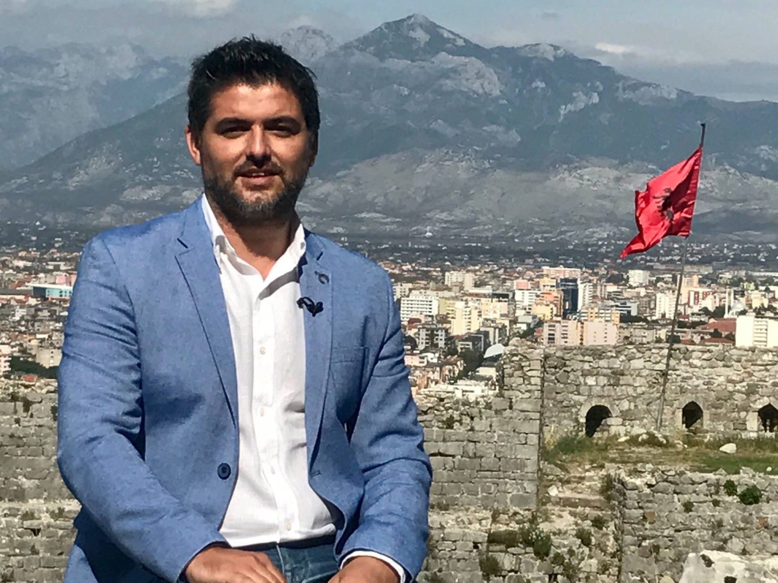 Video) Marin Mema i bën zemrën mal çdo shqiptari: Ne jemi i vetmi popull në botë që e kemi këtë!
