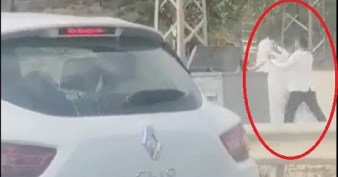 VIDEO/ Dhëndri rreh nusen në mes të rrugës, pa e çuar ende në shtëpi