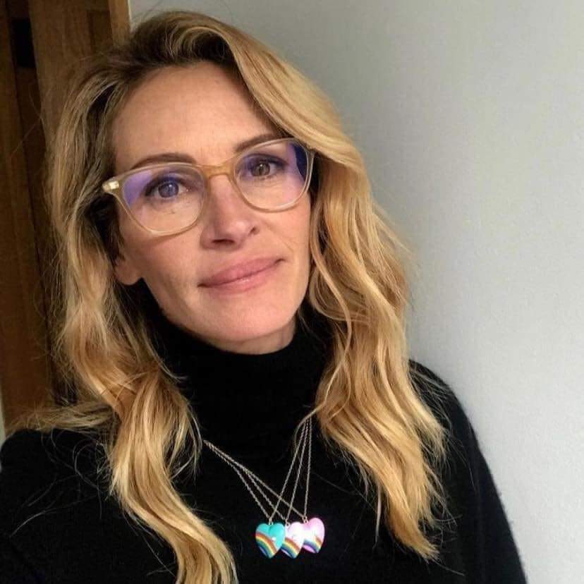 Po plakem me dinjitet dhe qetësi. Nuk bëj lifting ose botoks dhe e di që bazuar në standardet e Hollivood-it ,Julia Roberts
