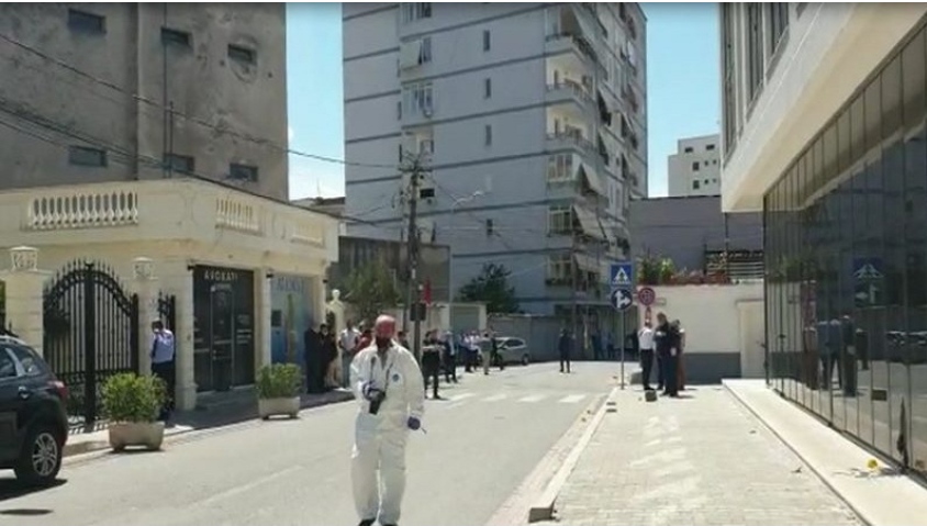 Atë ditë shkoi në gjyq të tërhiqte padinë”/ Rrëfimi ekskluziv i mikes së Liljana Buzos që u masakrua para gjykatës nga burri: Ia kishte frikën por nuk ia merrte mendja se e do bënte diçka të tillë