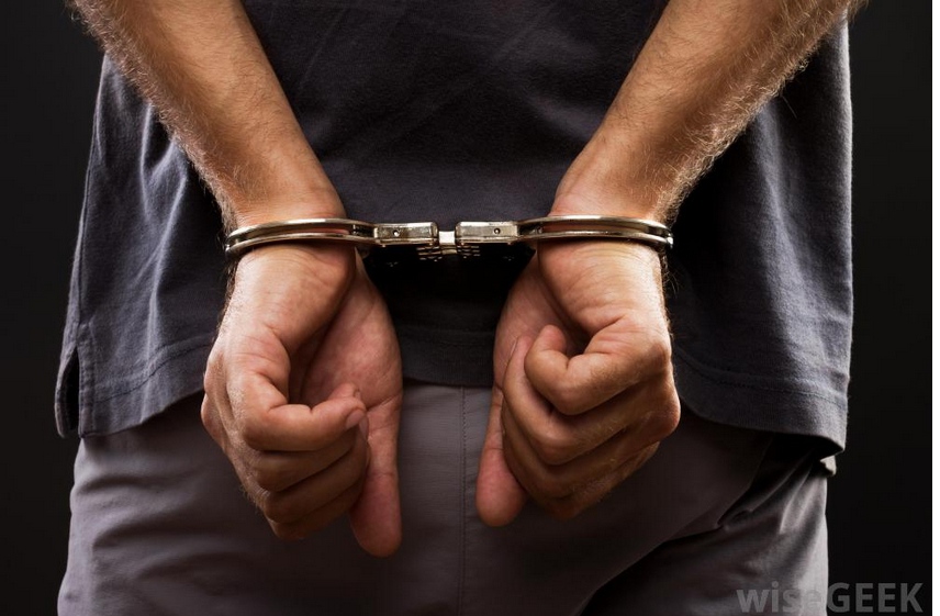 E rëndë në Kavajë/ Arrestohet 31-vjeçari, detyroi mbesën e mitur të konsumojë kokainë dhe e ngacmoi seksualisht