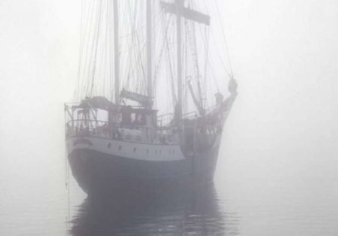 Misteri i anijes së gjetur në Trekëndëshin e Bermudës: U gjet e braktisur, por brenda saj kishte një mesazh interesant