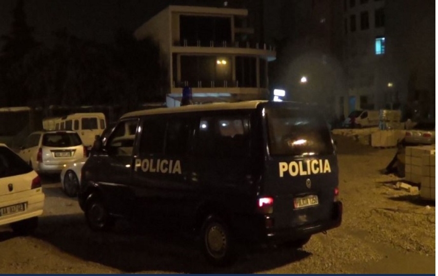Shkodër/ Po udhëtonte me makinë, 23-vjeçari plagoset me armë zjarri. Policia jep detajet