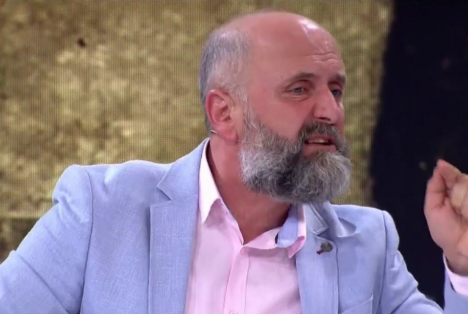 Kam frikë se do jetë shumë vonë” Alfred Cako paralajmëron zhvillime të bujshme: Ja çfarë po përgatitet për muajin tetor