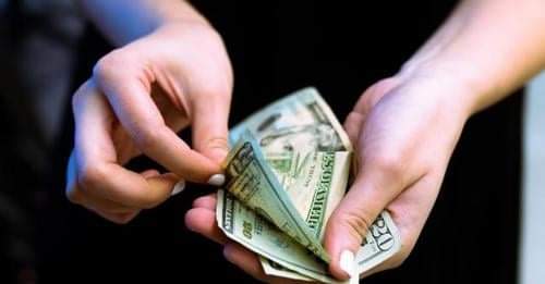 Vetëm 5 dollarë në ditë/ 12% e të punësuarve në Shqipëri paguhen nën kufirin e varfërisë