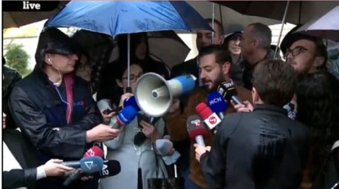 Protesta në Tiranë/ Flor Binaj thirrje artistëve: Hajdeni se s’ju bien ndjekësit në Instagram