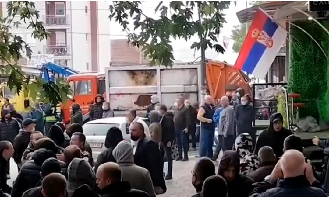 Të plagosur në veri të Kosovës; plas dhuna/ Serbët barrikada nëpër rrugë