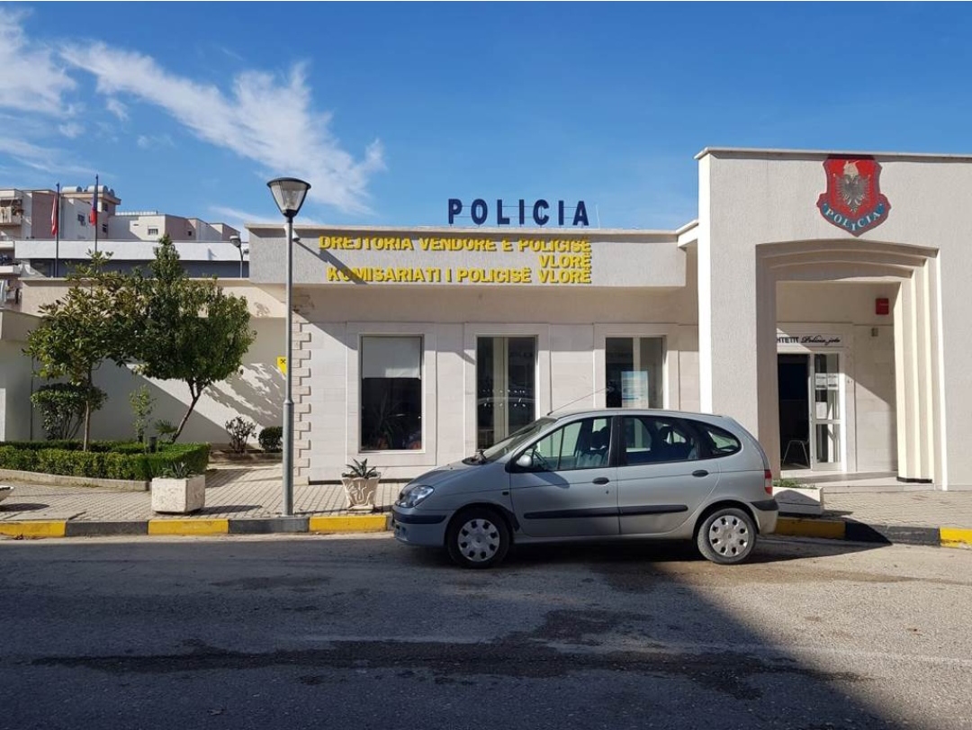 Debat për linjën e furgonave/ Kryebashkiaku i Selenicës goditet nga 57- vjeçari