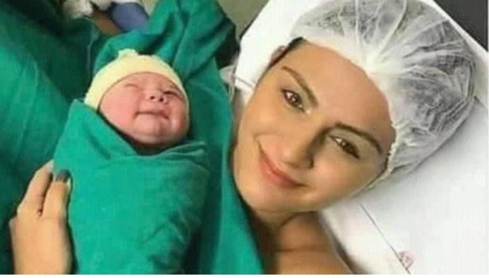 Sot linda një djalë pas shume vite martesë, ai qe më uroj Zoti i dhashtë atë qe i mungon,ju plotesofshin çdo dëshirë