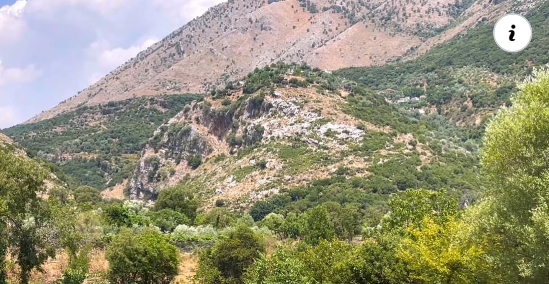 Bie në greminën e lumit Kalasë duke kullotur bagëtinë, humb jetën