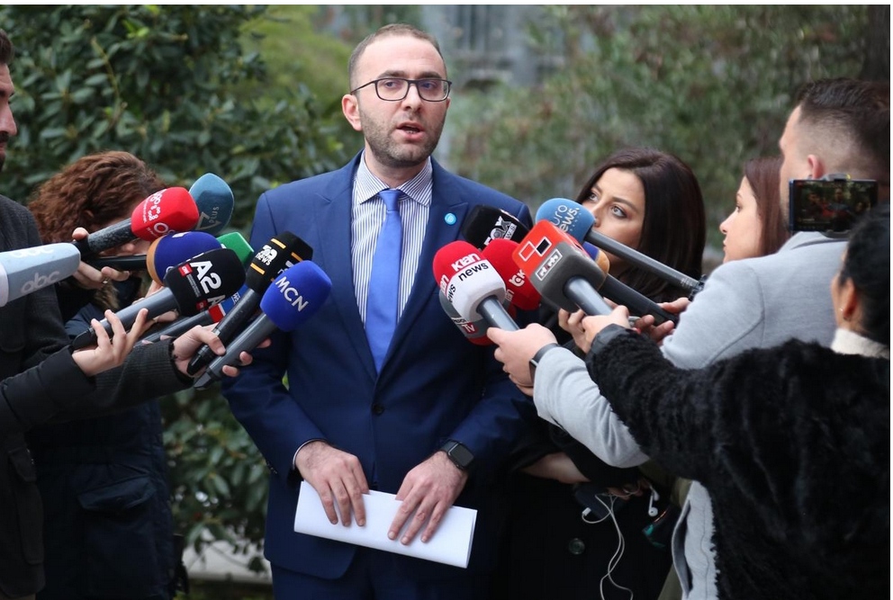 Një nga 6 drejtorët e Gardës ndodhej në seli për të mbrojtur Bashën”/ Bardhi ndan detaje nga 8 janari: Kam telefonuar policinë në orën 12:28, ndërhyrja ka vonuar