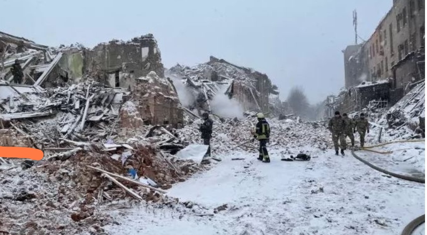 Avionët luftarakë rusë bombarduan gjatë natës qytetin ukrainas, u vranë fëmijë e civilë