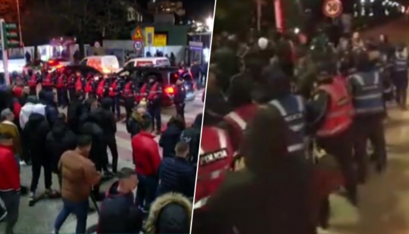 Përshkallëzohet protesta, uniformat blu tentojnë të shpërndajnë turmën e mijëra qytetarëve