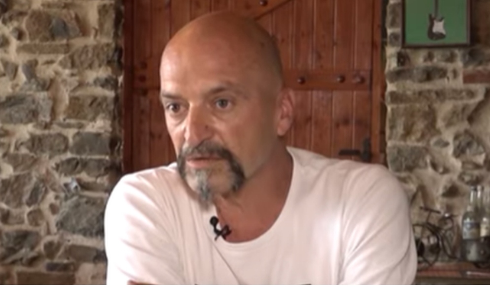 Do të bëj atë që nuk ta pjell mendja’, gruaja rreh edhe ofendon rende burrin nga xhelozia (Video)