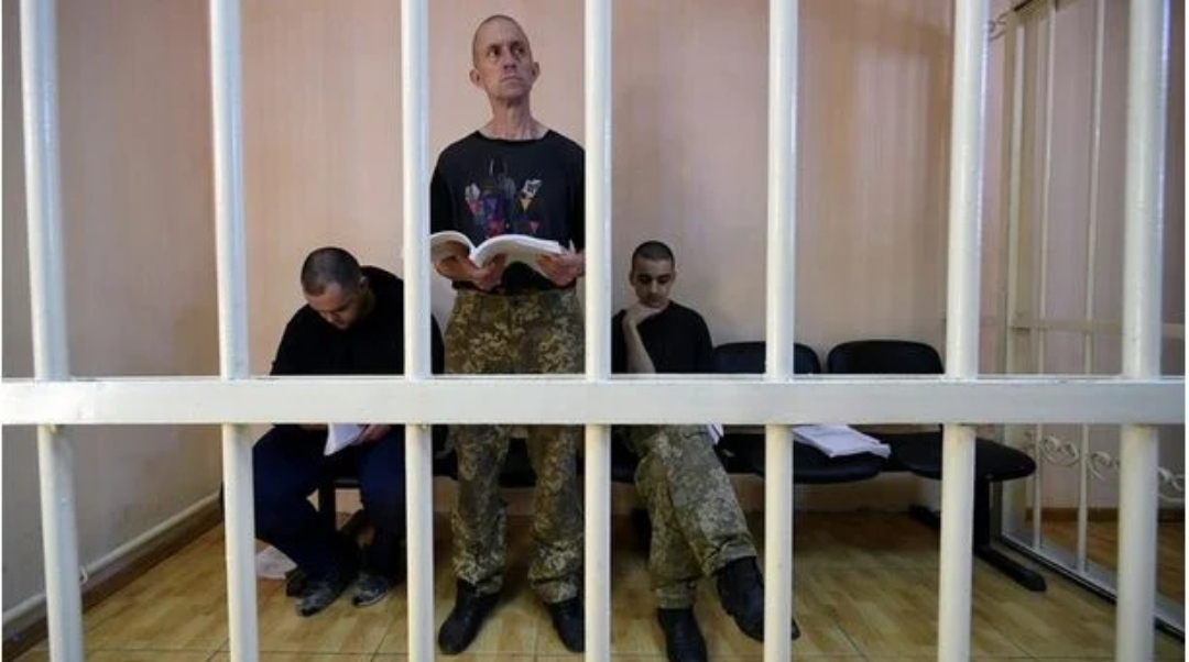 Tre luftëtarë të huaj të Ukrainës dënohen me vdekje në Donetsk, rajoni separatist lindor (fotot)