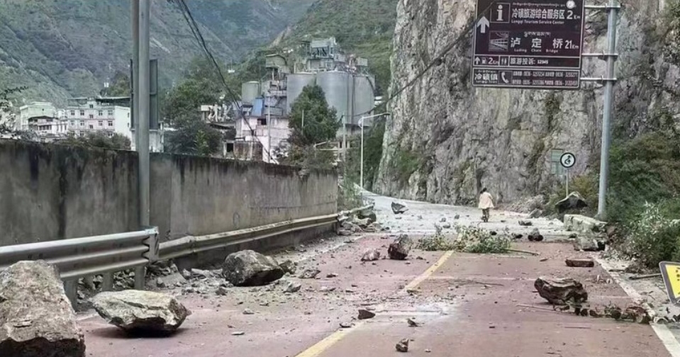 Kur filloi dridhja, të gjithë qentë filluan të lehin. Ishte vërtet shumë e frikshme”/ Ka viktima, panik dhe dëme të mëdha materiale nga tërmeti 6.6 ballë që tronditi këtë shtet