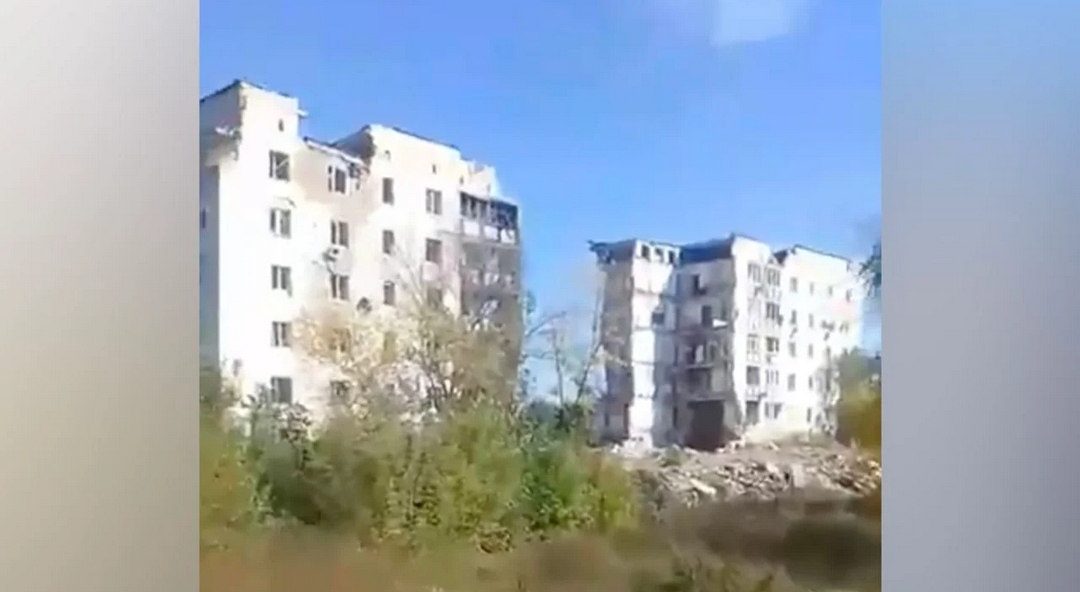 Një sulm ajror shkatërrues në Izium vrau familje të tëra! Fati i 54 personave mbeti i panjohur për muaj të tërë