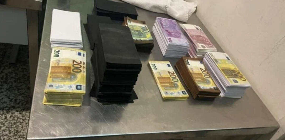 Futën 1.7 mln euro të falsifikuara në Shqipëri, 12 vite burg në total për dy francezët