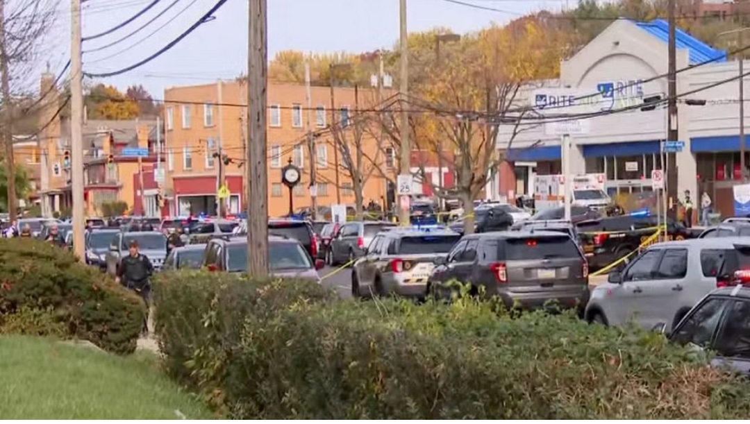 SHBA/ Gjashtë të qëlluar me armë në funeralin e viktimës së sulmit me armë të një jave më parë në Pittsburgh (fotot)