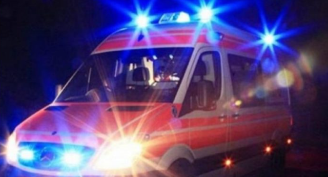 E rëndë në Kolonjë/ Ndërron jetë rrugës për në spital 32-vjeçari, paradite kishte dhimbje dhëmballe