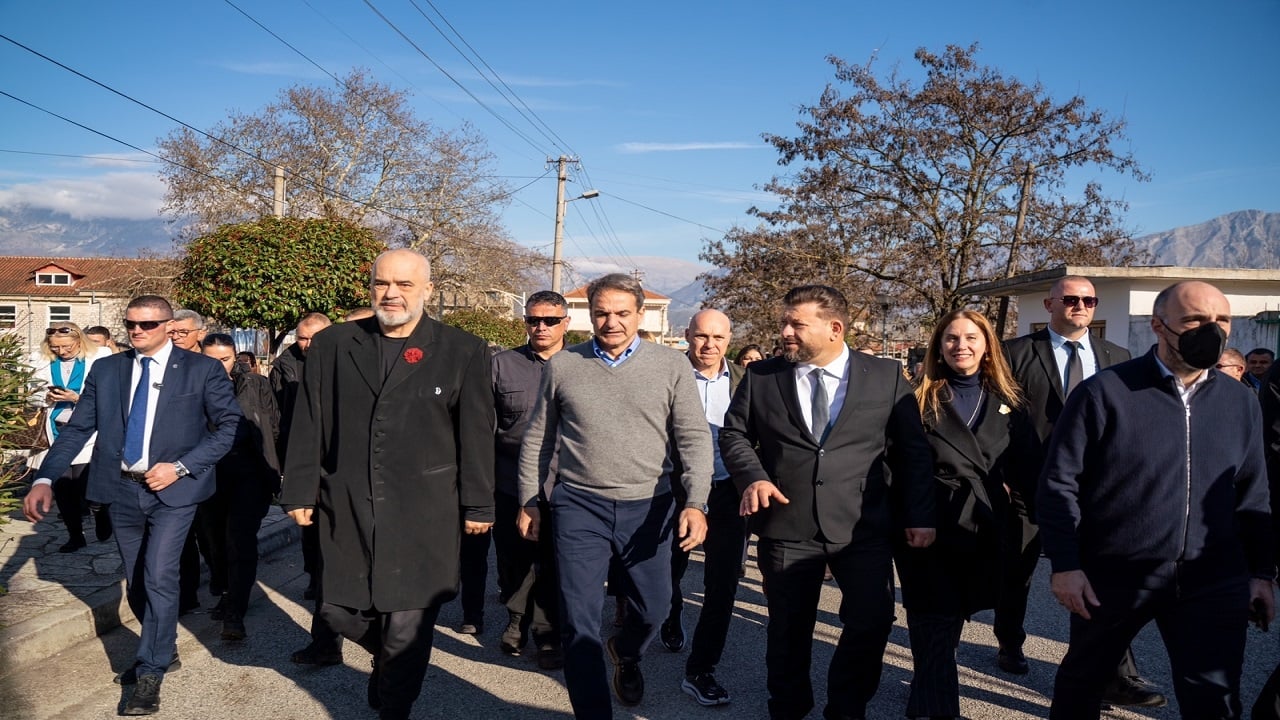 Micotaqis, vizitë në jug/ Kryeministri grek shkon në Himarë! Në Dropull shoqërohet nga Rama