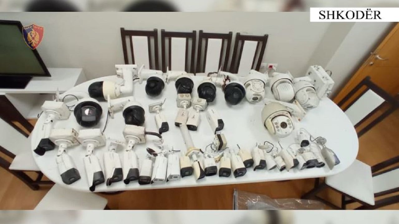 Ishin vendosur për të kuptuar lëvizjet e policisë/ Sërish kamera në rrugët e Shkodrës, çmontohen 38 prej tyre