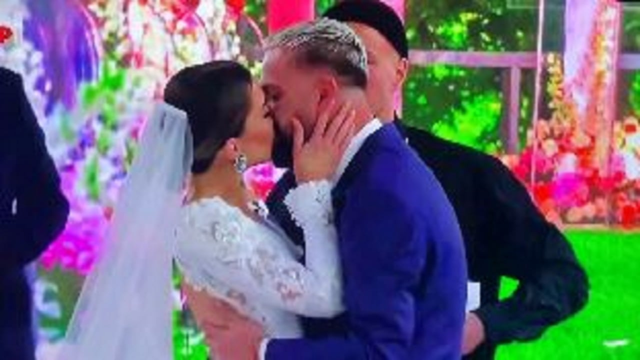 Video/ Pritjes i erdhi fundi! Luizi dhe Kiara shkëmbejnë puthjen e parë në Big Brother VIP