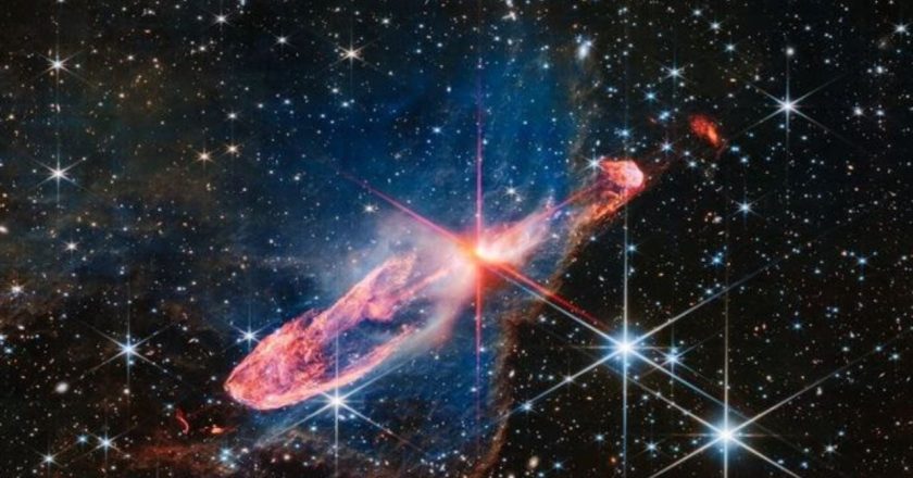 Objekti misterioz në formë pikëpyetjeje, në imazhet e NASA-s