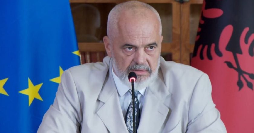 Propozoi qëndrimin e KFOR në veri të Kosovës/ Rama: Edhe në këtë situatë kaq serioze, politikanë me profile fallso në Prishtinë merren me manipulime