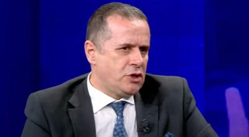 Paro Laçi nxjerr emrat: Në zyrë më thirri Tonin Vocaj dhe bashkë me tre të tjerë më bënë presion të paparë për të firmosur