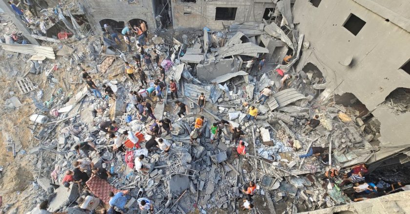 Izraeli merr përgjegjësinë e sulmit vdekjeprurës në kampin e refugjatëve në Gaza: Shënjestruam komandantin e Hamasit