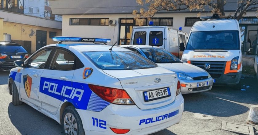 Shoferi i autobusit të shkollës ngacmon seksualisht të miturën në Këlcyrë