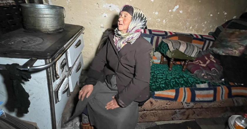 Kur fle, lutem të mos zgjohem më”- 90-vjeçarja që jeton mes vetmisë dhe mjerimit