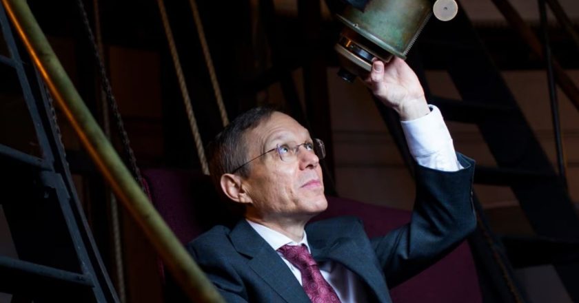 Gjuetari i alienëve/ Astrofizikani i Harvardit, Avi Loeb thotë se ka gjetur prova të jetës jashtëtokësore