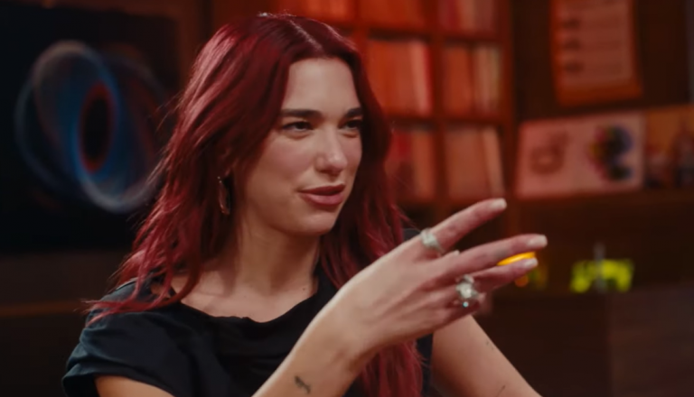 Ta q** nonën”, Dua Lipa shan shqip në mes të emisionit (VIDEO)