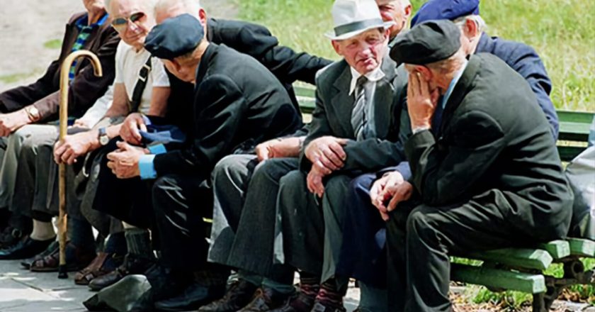 Mos na ço në bankë o KM, se ne mezi marrim frymë…”