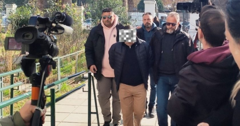 ‘Po i bërtisja ‘pse më përdhunove vajzën’, dhe ai më tallte’, zbardhet dëshmia e 50-vjeçarit shqiptar që vrau kunatin në Greqi