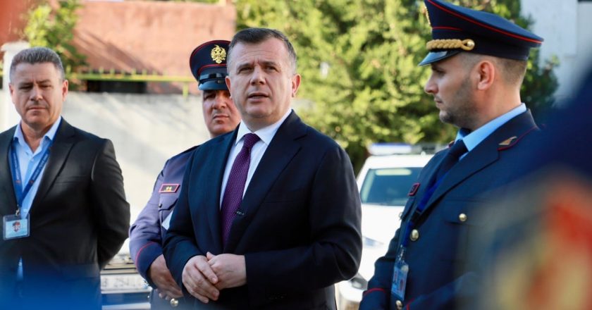 Tre shqiptarët u dhunuan nga 8 persona me uniformë ushtarake, Balla bisedë urgjente me homologët malazez: Përgjegjësit para drejtësisë!