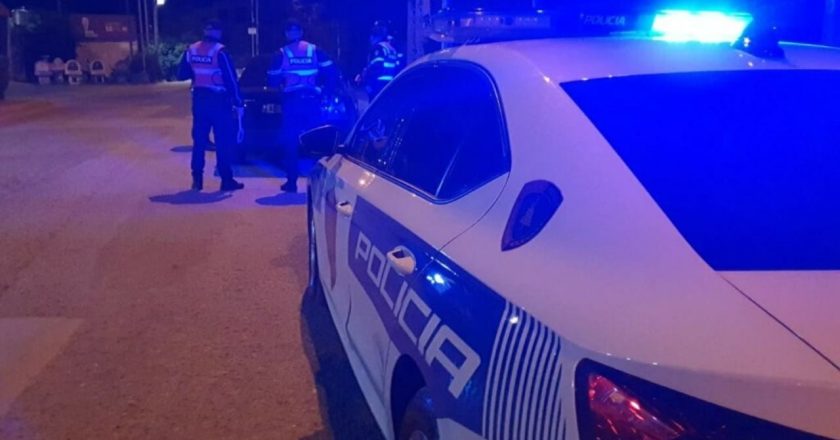 E rëndë në Fushë Krujë! “Benz-i” përplas një person dhe fëmijën e tij të mitur, 4-vjeçari vdes në spital