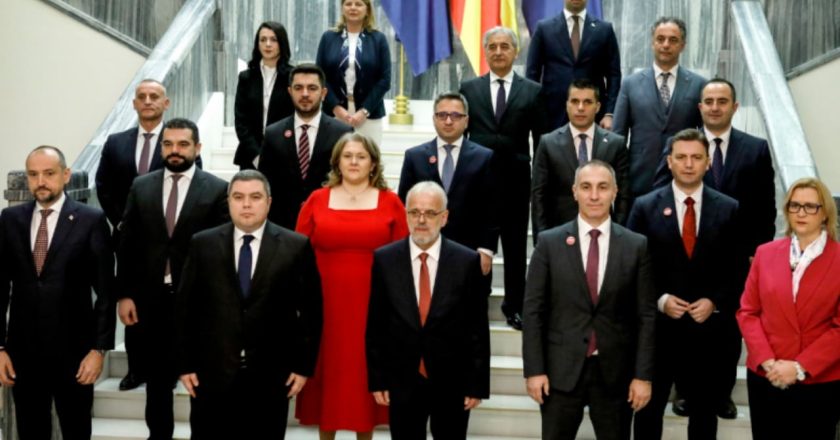 Maqedonia e Veriut me kryeministër shqiptar! Sot i dorëzohet detyra Talat Xhaferit