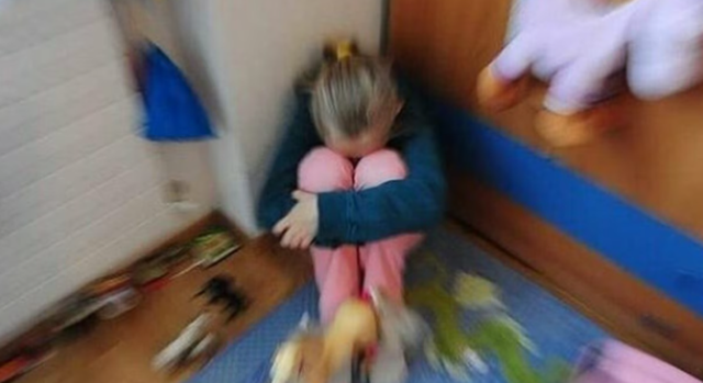Ngjarje e rëndë, 9-vjeçarja shkon në spital me dhimbje barku, dyshohet se është abuzuar se*sualisht nga babai