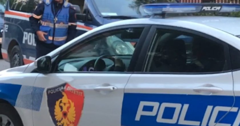 Skenar filmi në Durrës/ Dërgoi makinën në servis për ta lyer, 46-vjeçari kap ‘mat’ dy pronarët duke bërë xhiro! Vëllezërit tentojnë ta shtypin dhe i përplasin automjetin