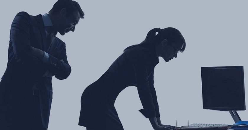 Shefi më provokoi”/ Shtohen ngacmimet seksuale në punë, gratë shqiptare kanë frikë të denoncojn