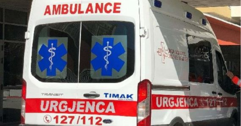 Pogradec/ Vëllai plagos vëllanë, 25-vjeçari dërgohet me urgjencë në spital