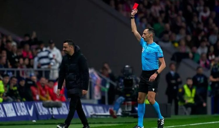 22 kartonë të verdhë dhe 2 të kuq, Federata bën gati pezullimin për Xavin
