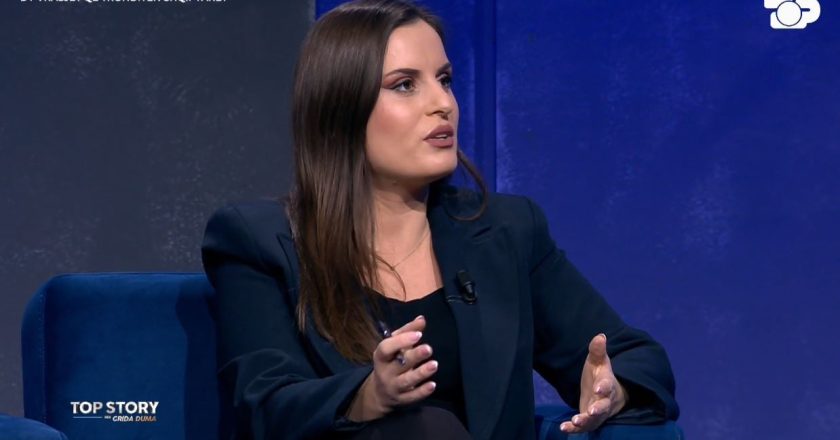 Fëmijët vranë babanë në Durrës, gazetarja: Dje vajza e madhe ka ikur nga familja e burrit, i thotë se…