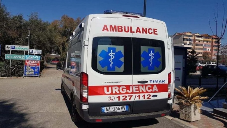 Aksident i frikshëm në Prrenjas, gjashtë të plagosur të së njëjtës familje, njëri prej tyre në koma