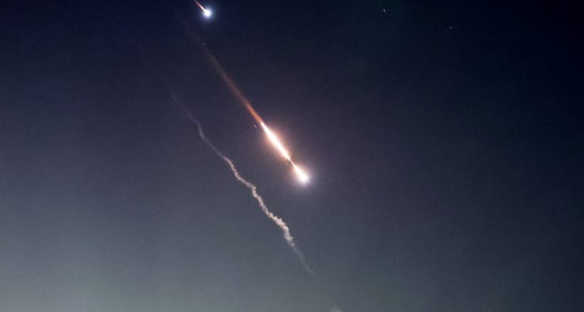 Zhurma e sirenave “pushton” Izraelin, rrëzohen dhjetëra dronë