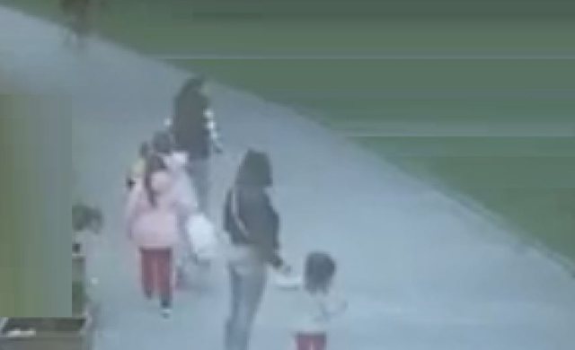 Mbytja e Alma Arrazit me fëmijët/ Gjendet kukulla buzë lumit. Si ndryshon pista e hetimit!